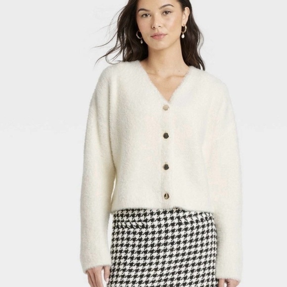 a new day Sweaters - A New Day Cream Button-Up Cardigan – Size XL – New